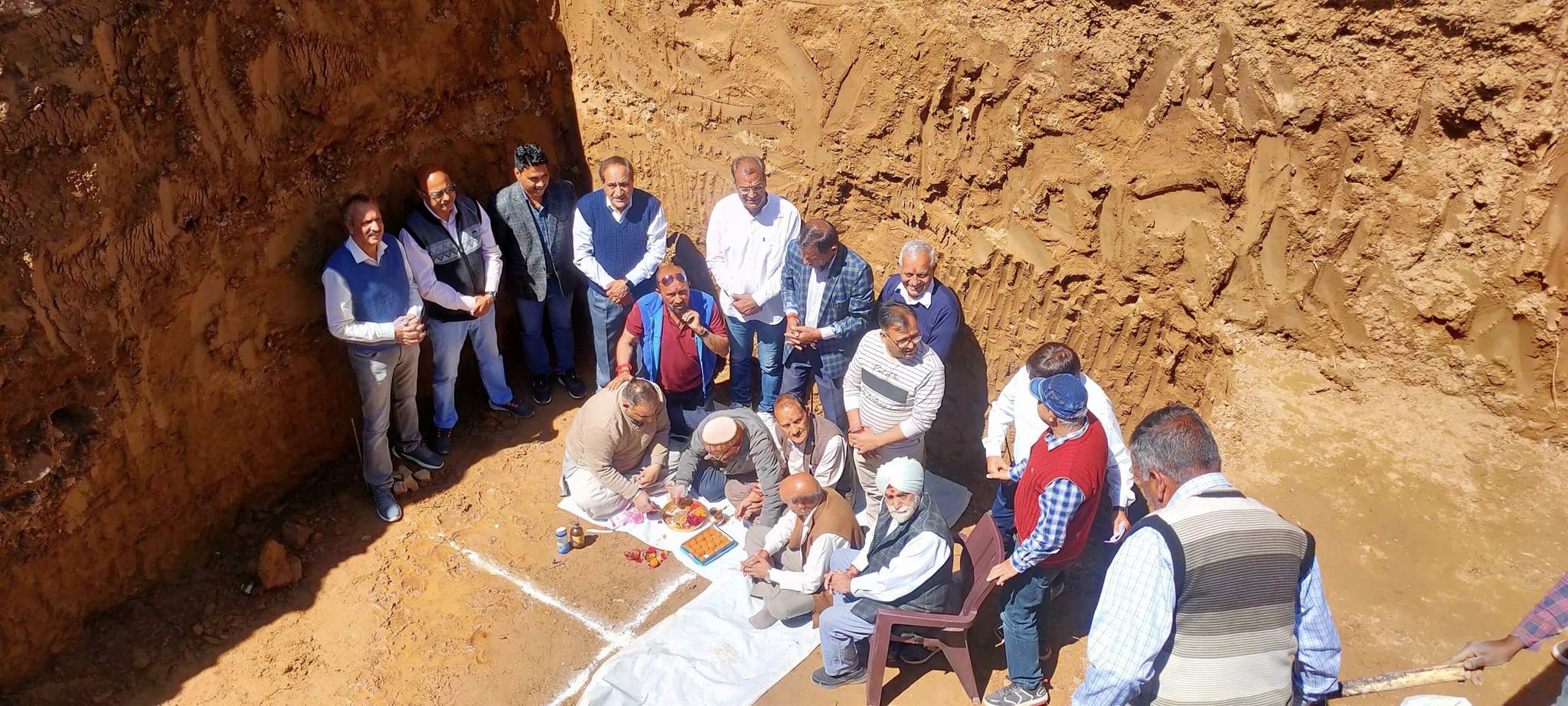 Rotary Club Sunder Nagar organized foundation laying ceremony of Amba Prashad Rotary Charitable Eye Hospital's building construction on Saturday 8th April 2023 10.30 am.
Chairman of the trust Rtn B B.Kaushal along with trustees, President Rtn Ram Pal Gupta and Numbers of rotarians attended the pooja.